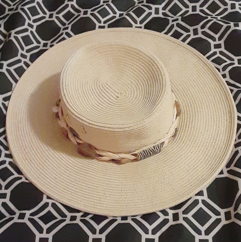 Off white sun hat